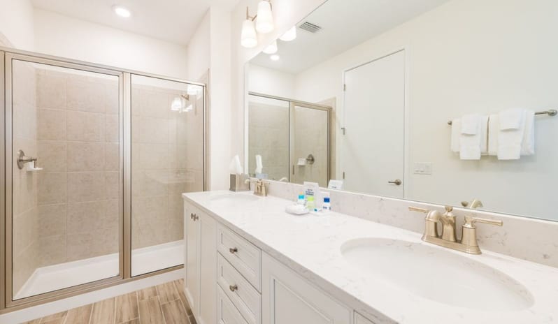 Margaritaville Resort - Four Bedroom Bathroom